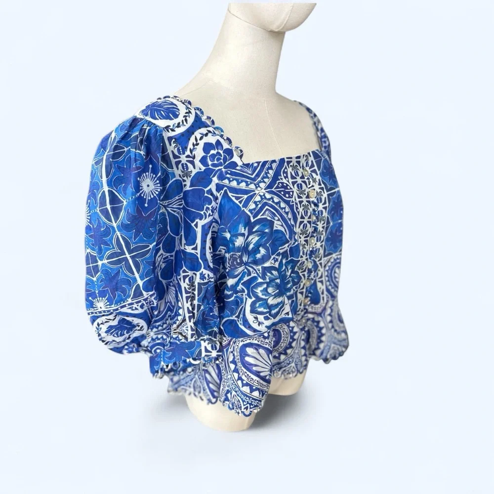 Farm Rio NWT SZ Large the Rio Tile Dream blue and white peplum puffed sleeve top